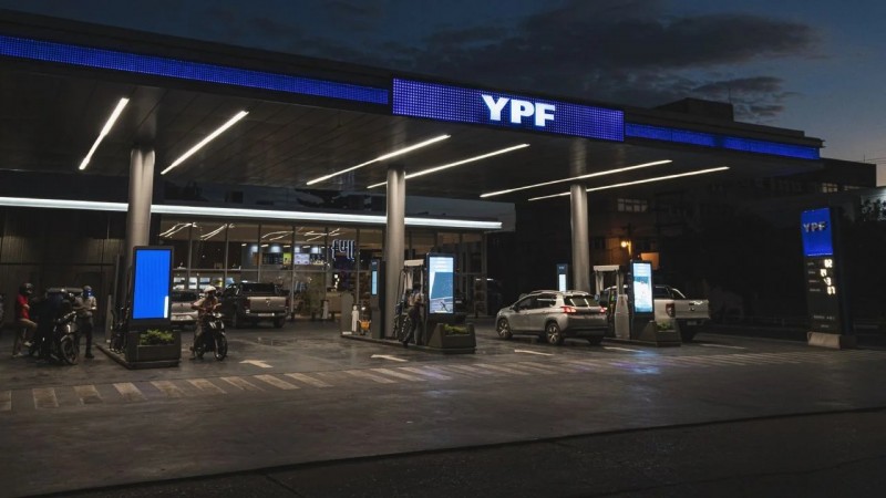 YPF anunció un aumento del 2,5% en los combustibles desde este domingo